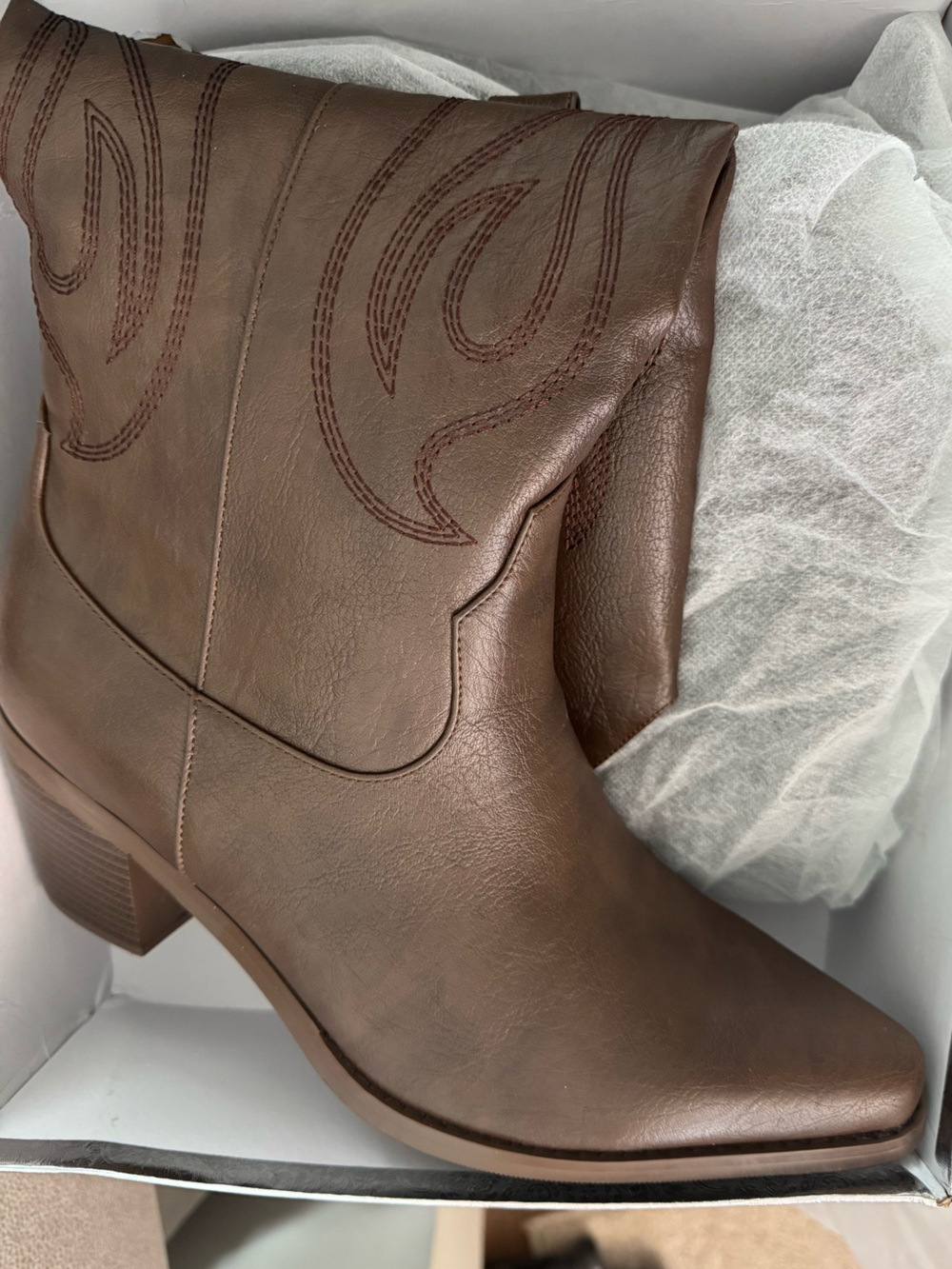 Classic Brown Women's cowboy boot